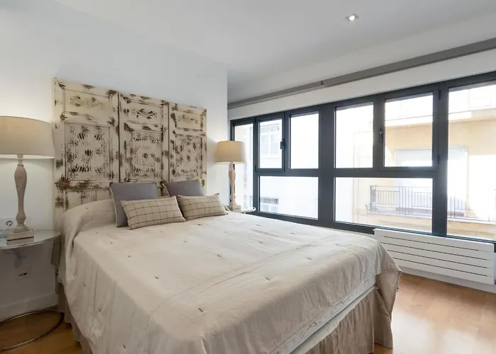 Chezmoihomes Plaza Nueva Deluxe